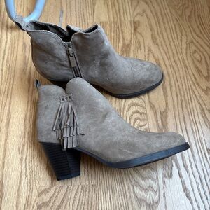 Stylish Suede Ankle Booties with Fringe Detail